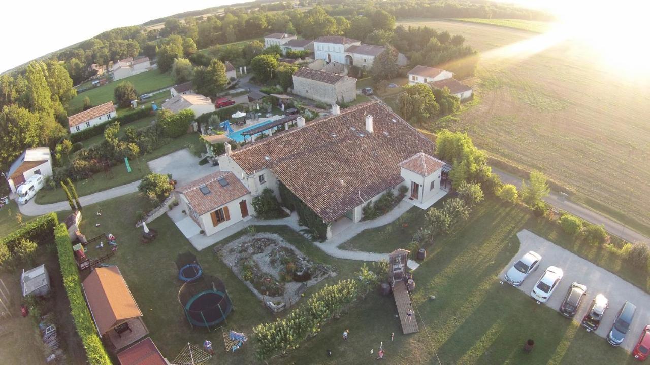 La Pommeraie Nantille Luaran gambar